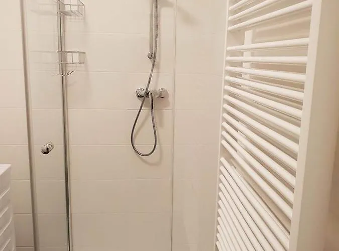 Carin Deluxe I